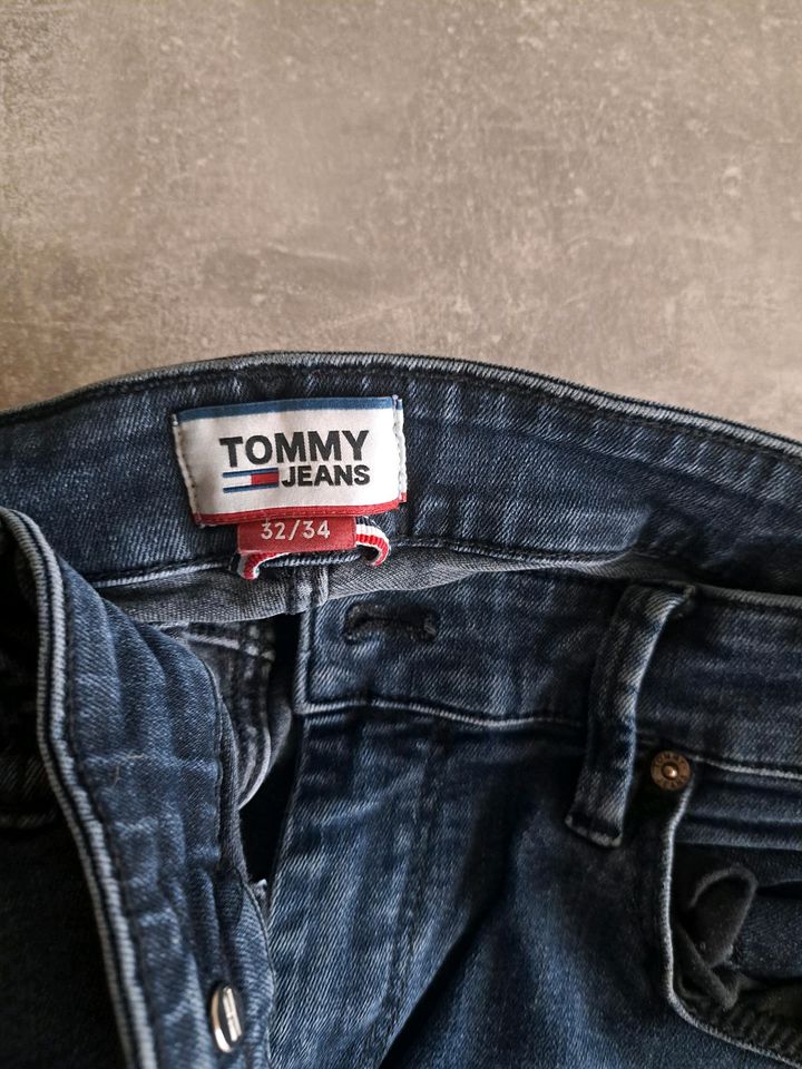 Tommy Hilfiger in Zeitz