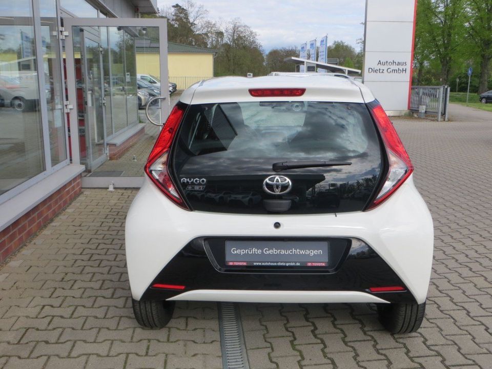 Toyota Aygo 1.0 Team D in Wildau