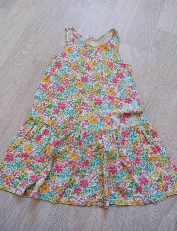 Summer, 4 Freizeitkleider, Kleid, 3xH&M, 1Kidswear,Gr.116 in Maintal