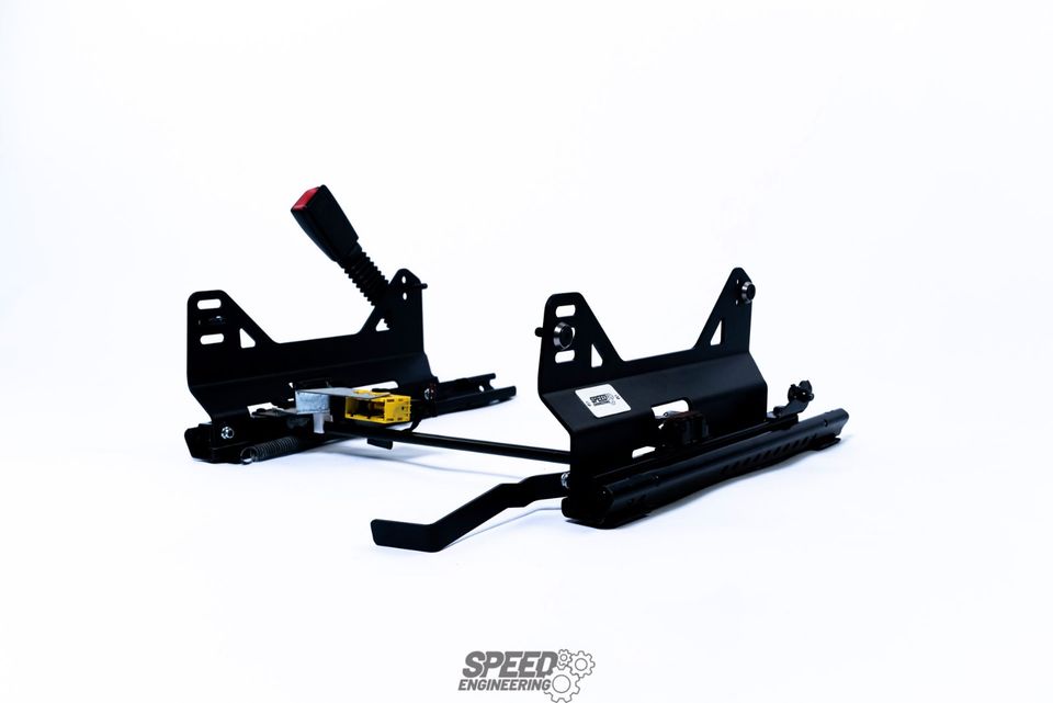 Recaro Pole Position E46 Einbaupaket Speed Engineering Tracktool in Lage