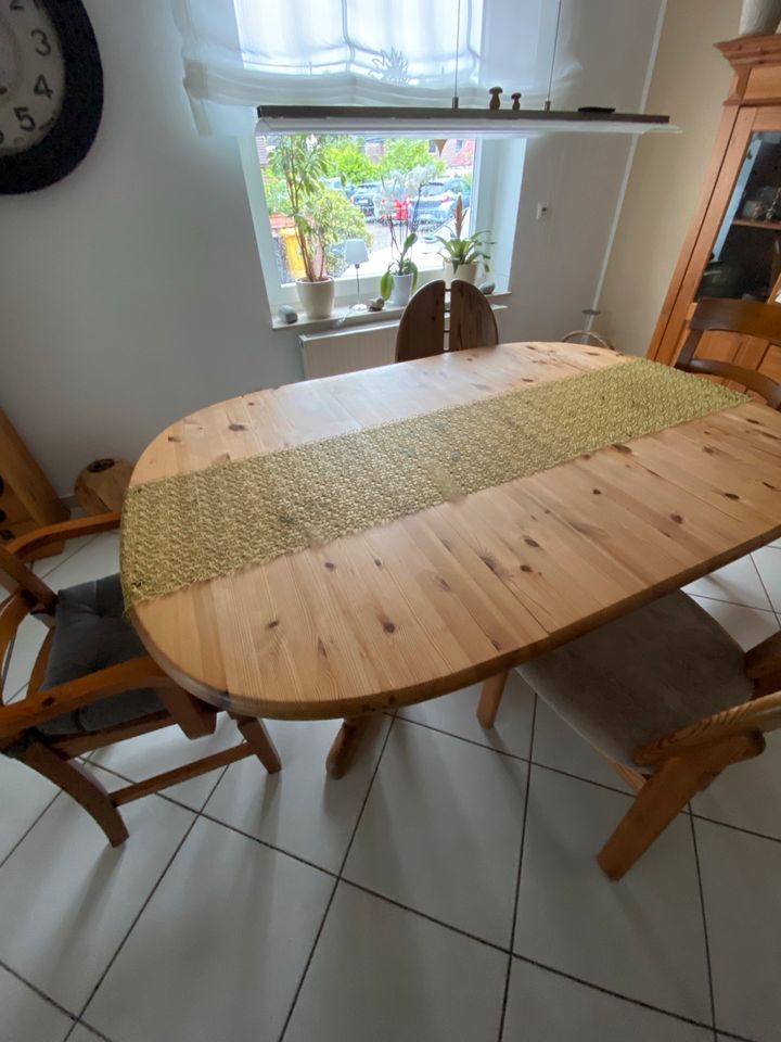 Holz Esstisch mit Stühle in Bottrop