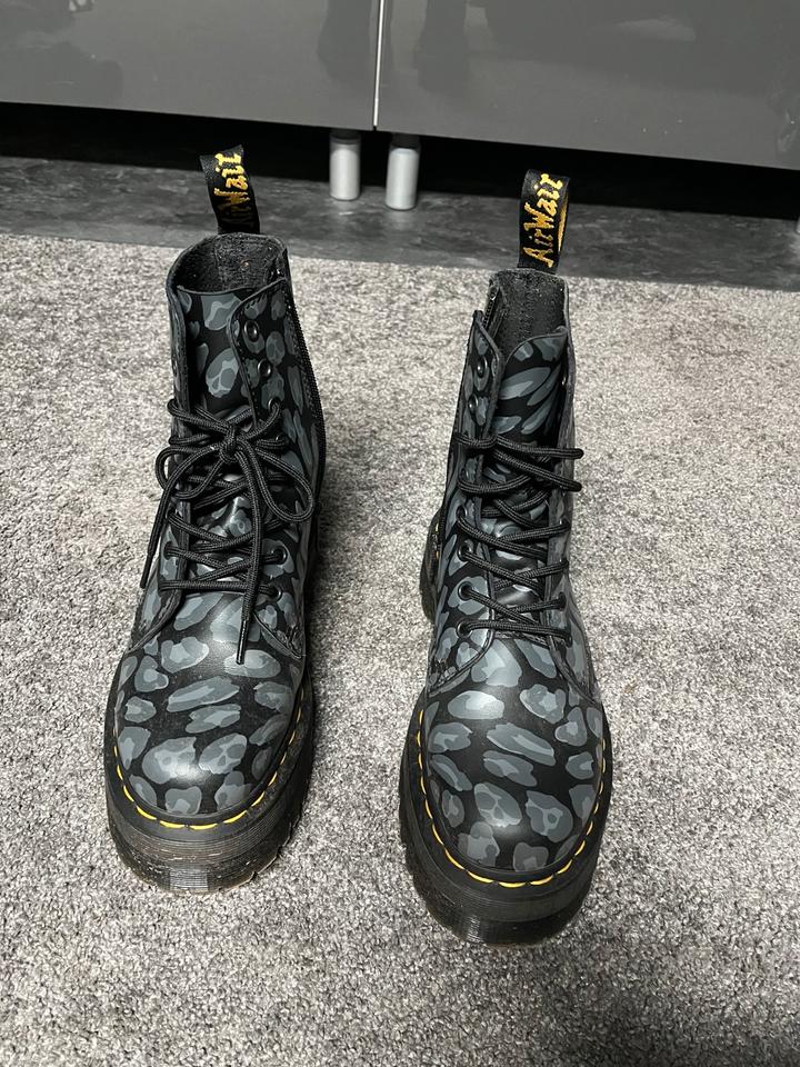 Dr. Martens Stiefel Gr 39 Leder Plateau Leo grau schwarz in Dortmund