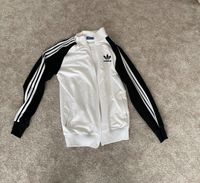 Adidas Jacke 3 stripes schwarze Ärmel Brandenburg - Berge (bei Perleberg) Vorschau