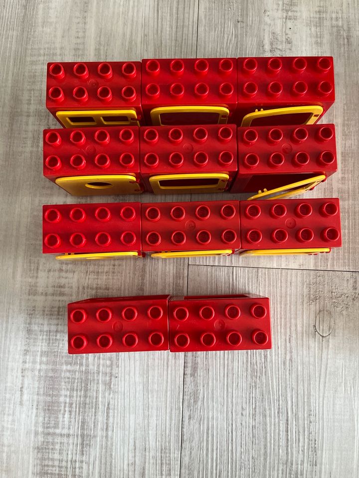 11 x Lego Duplo Fenster Tür Haus Stein rot in Stuttgart