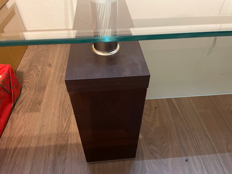 Glastisch mit brauner Holzoptik in Essen