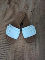 Deichmann Graceland Schlappen Pantoletten Sandalen weiß 41 neu Niedersachsen - Hagen am Teutoburger Wald Vorschau