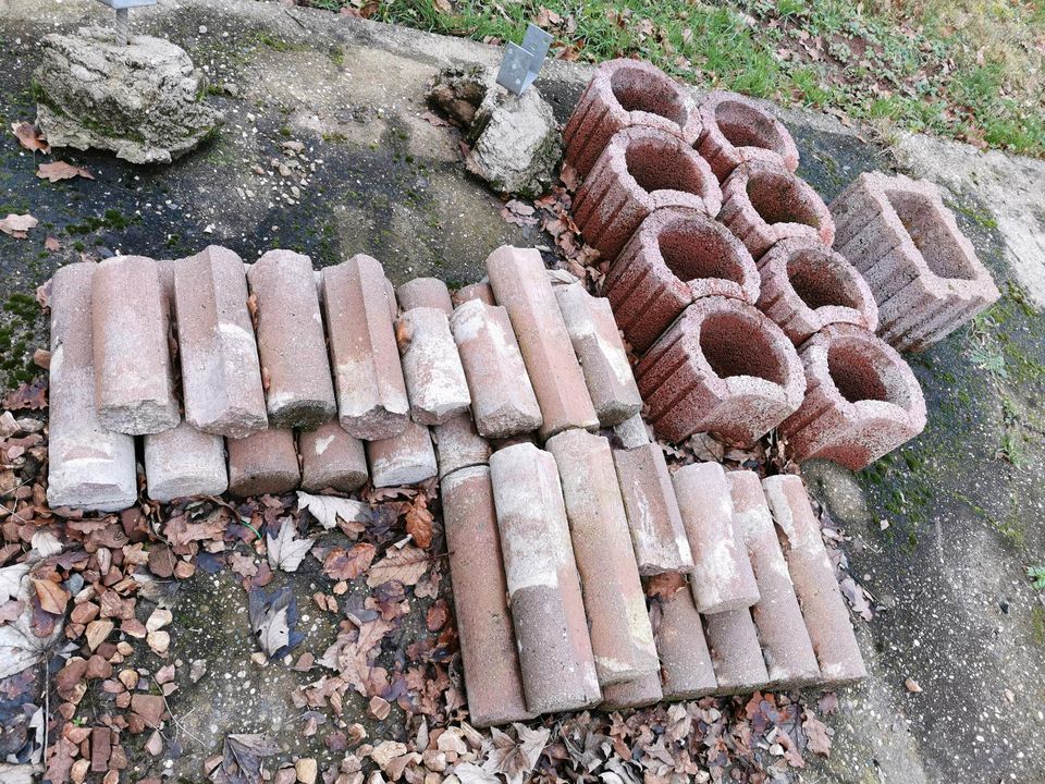 Palisaden Rot 40 cm zu verschenken in Rieschweiler-Mühlbach