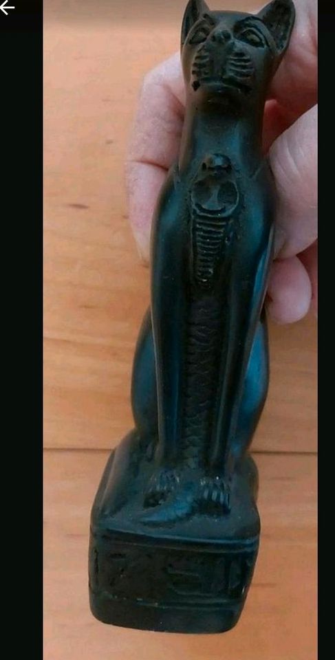 ÄGYPTISCHE KATZE mit Kobra aus Stein in Berlin
