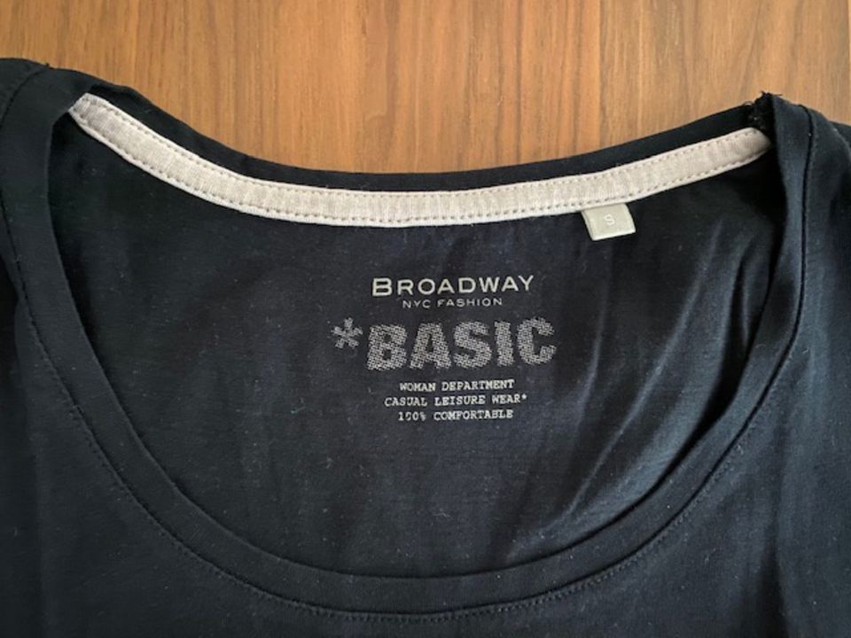 Schwarzes T-Shirt - Broadway - Gr. S - TOP! in Frankfurt am Main