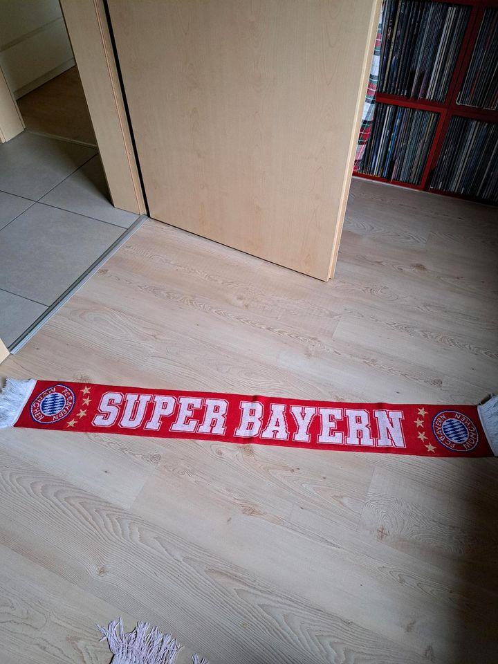 FC Bayern München Schal, Super Bayern in Oberfell