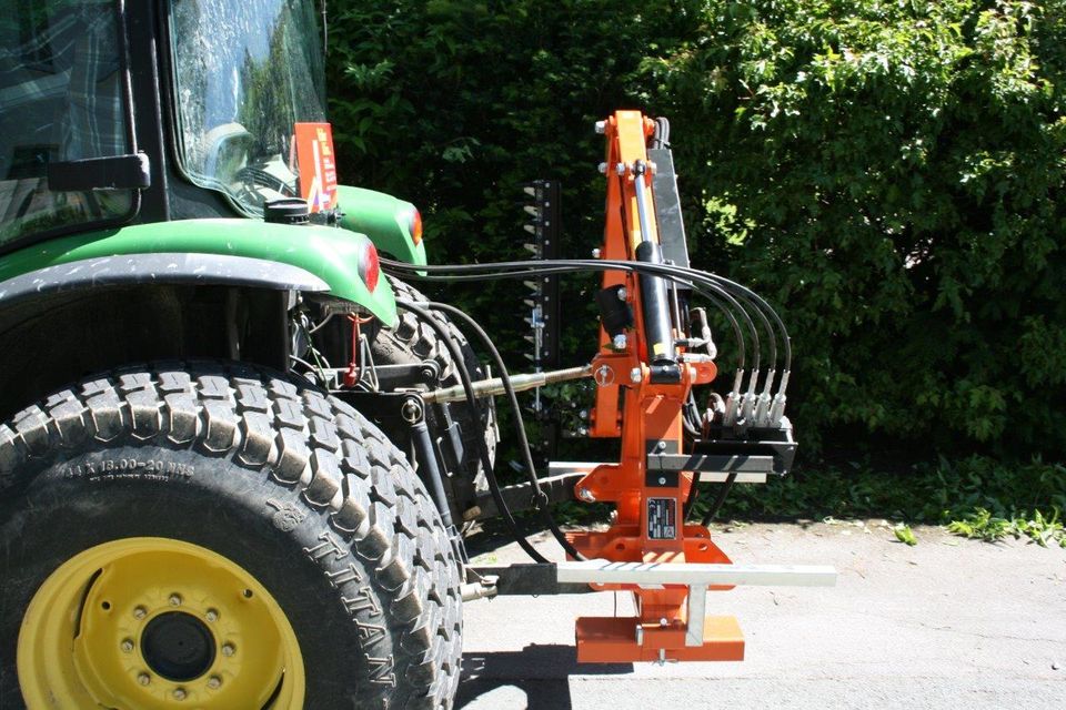 TIFERMEC TS260/120 Heckenschneider /Heckenschere für Traktor in Schmallenberg