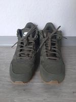 Nike MD Runner 39 Sneaker oliv grün silber Damen Nordrhein-Westfalen - Haan Vorschau
