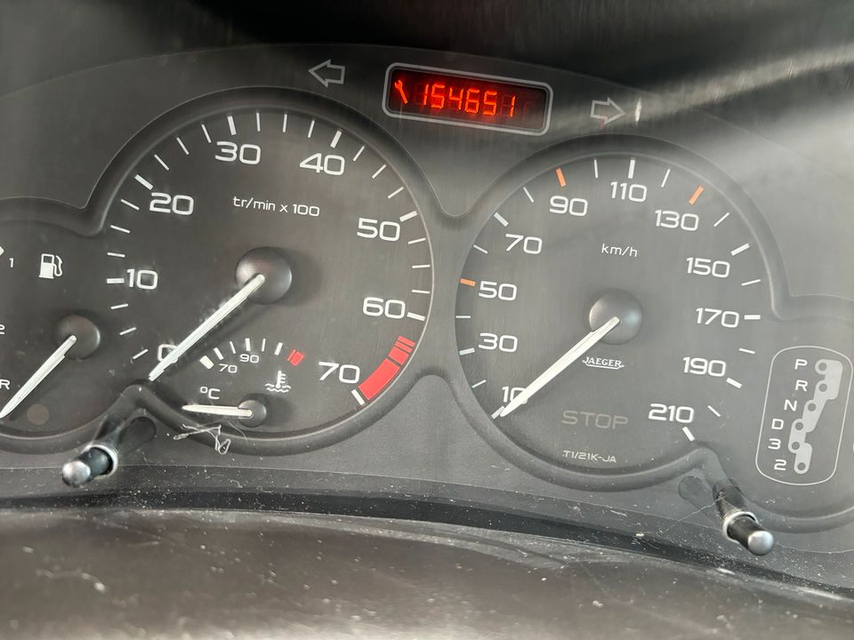 Peugeot 206 Baujahr: 2001 Kilometerstand: 154651 in Offenbach