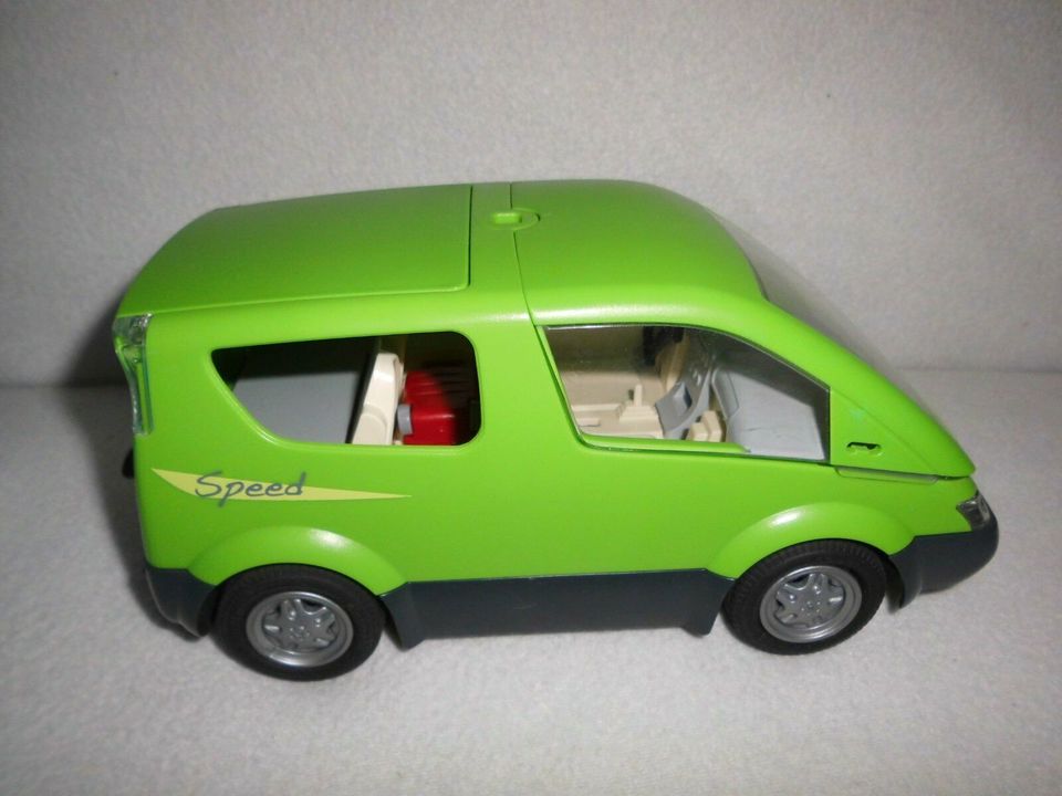 Playmobil - Family Fun - 4144 - Familyvan mit Bootsanhänger in Uhrsleben