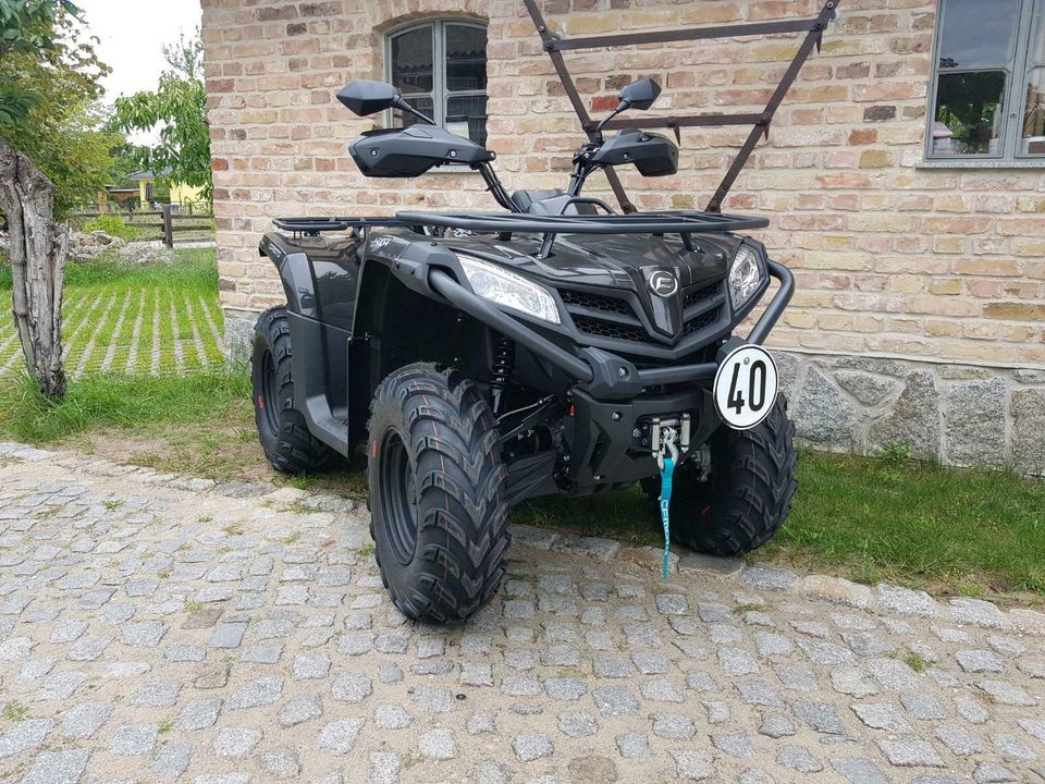 Traktor T3 40 km/h CFmoto CForce 450 Quad ATV fahren ab 16 Jahren in Am Mellensee