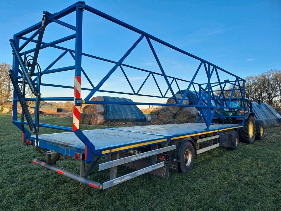 Strohwagen/Ballenwagen in Schapen