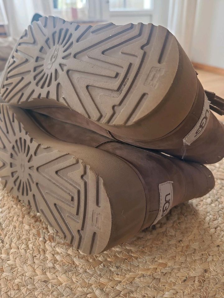 Ugg Stiefeletten Kristin slim neuwertig Gr. 39 in Bielefeld