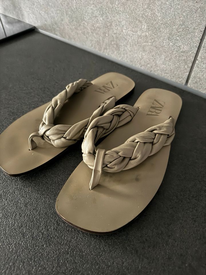 Zara Flip flops Zehentrenner khaki Sommerflipflop gr 39 olivgrün in Witten