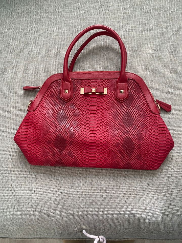 Handtasche rot von Valentino in Elmshorn