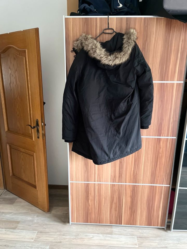 Winterjacke in Neuhof