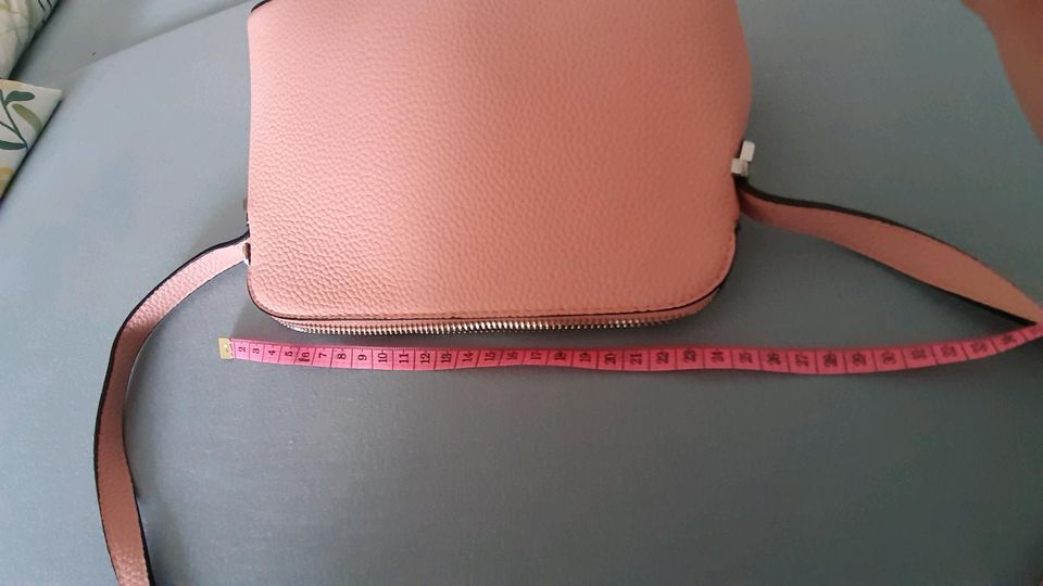 Handtasche in rosa in Holzwickede