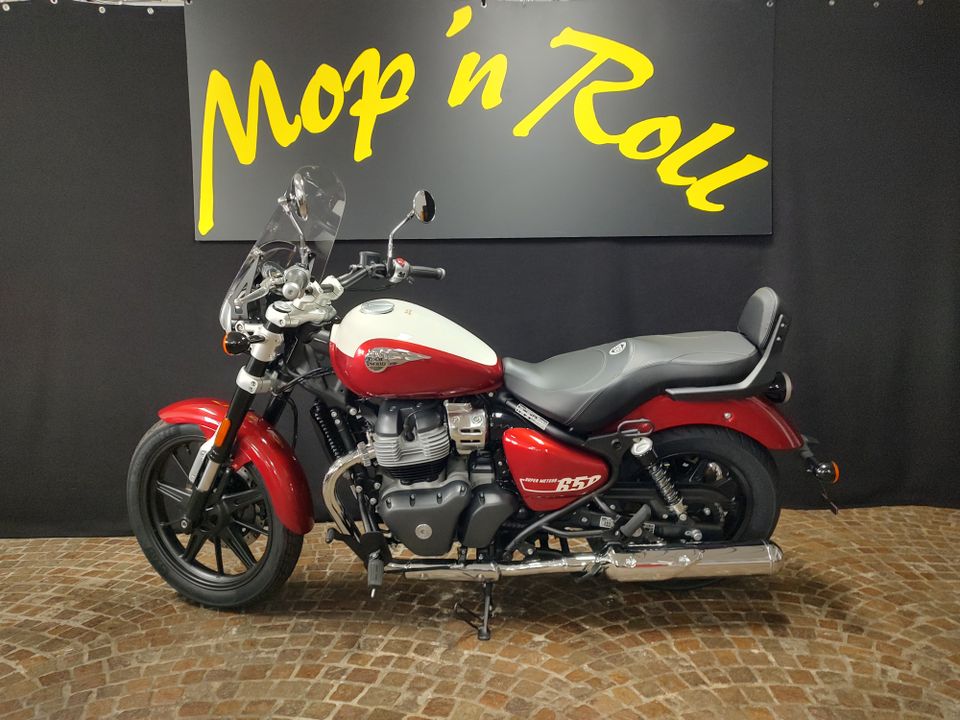 Royal Enfield Super Meteor 650 Astral Black oder Celestial Red in Bergisch Gladbach