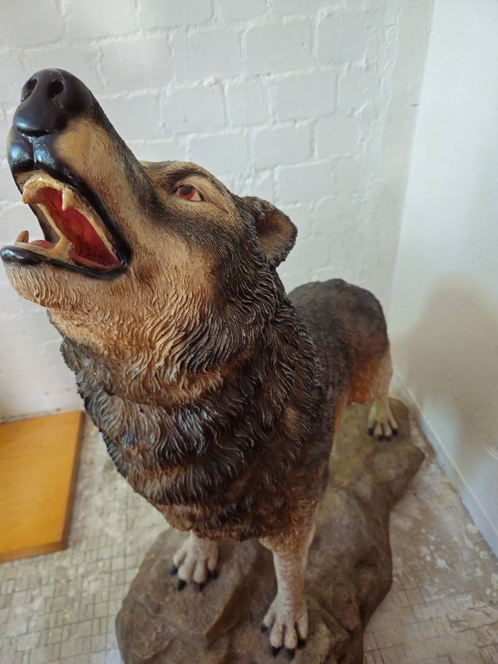 Wolf Skulptur lebensecht schwer Tarka Gallery 1997 in Wahlstedt