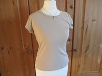 BENETTON: feines Stricktop (S) beige mit Paillettenlogo,Flügelarm Niedersachsen - Oldenburg Vorschau