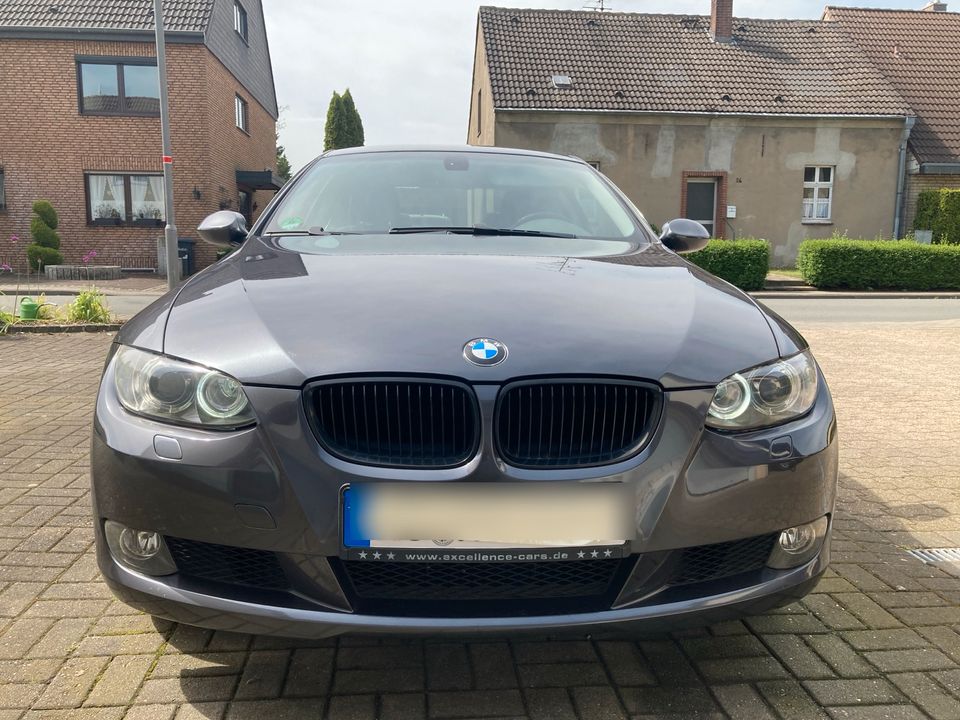 BMW 325i Coupé in Moers