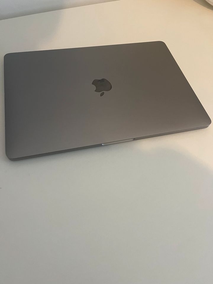 MacBook Pro 2019 256gb in Frankfurt am Main