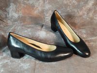 Neu. Ara Leder Damen Vicenza Pumps. Gr. 8. Mengenrabatt möglich! Baden-Württemberg - Schwetzingen Vorschau