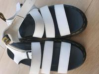 Dr. Martens Platteau Sandalen Nordrhein-Westfalen - Swisttal Vorschau