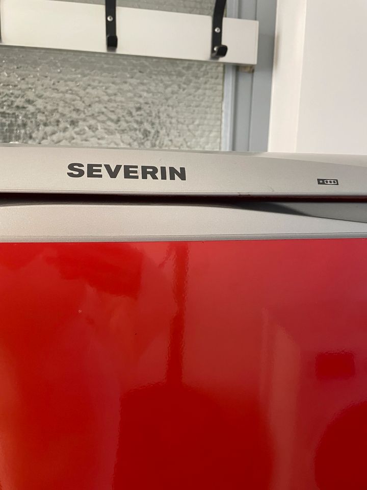 Severin Kühlschrank mit Kühlfach Rot in Viersen