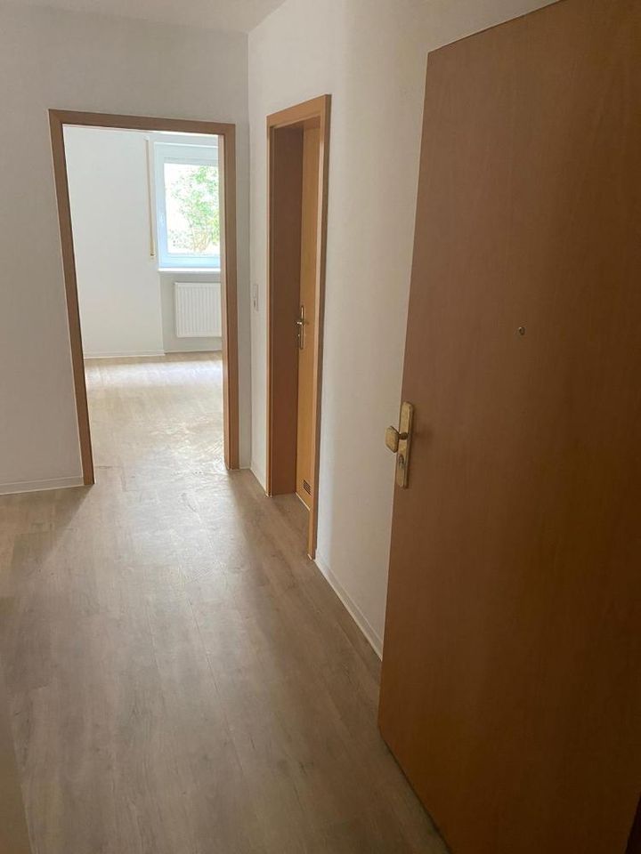 *BIRI* - 3-Raum-Wohnung in Neundorf in Neundorf 