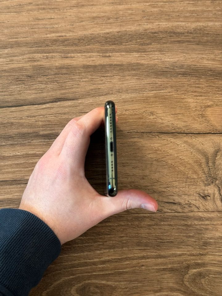 iPhone 11 Pro Max - 256 GB - Top Zustand - 520 € (Selbstabholung) in Aichach