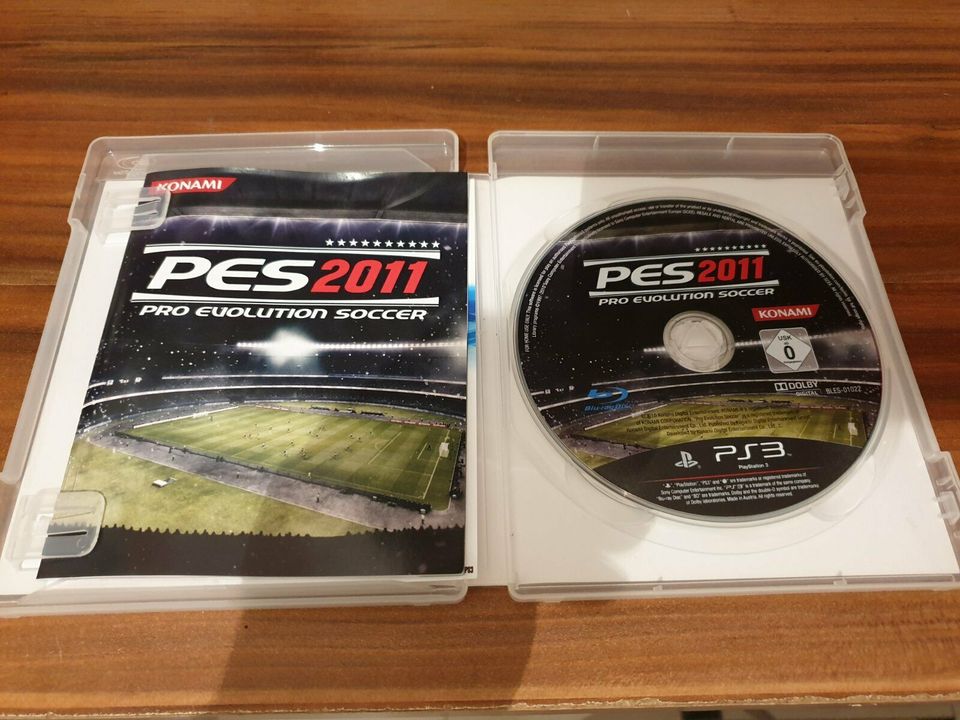 Ein Spiel für Playstation 3 PES 2011 in Köln