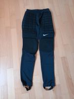 Nike Tortwart Hose Gr.146/158 Niedersachsen - Marschacht Vorschau