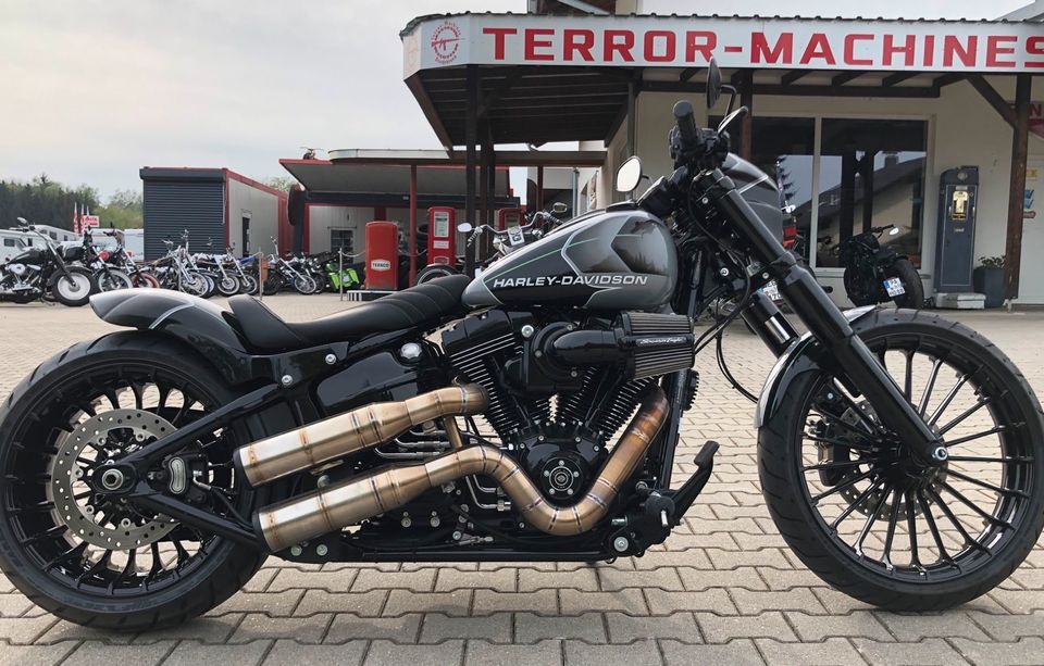 Harley-Davidson Breakout 103 Twincam in Eging am See