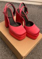 Plateau High Heels Asos Spangenpumps rosa pink Blockabsatz bratz Düsseldorf - Benrath Vorschau