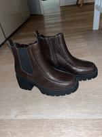 Damen Stiefel NEU! Hessen - Karben Vorschau
