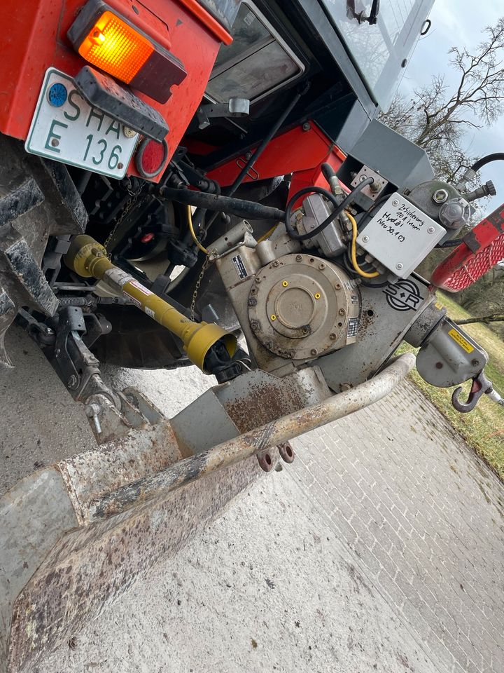 Zetor 6245 Seilwinde Frontlader Schaufel Gabel in Oberrot