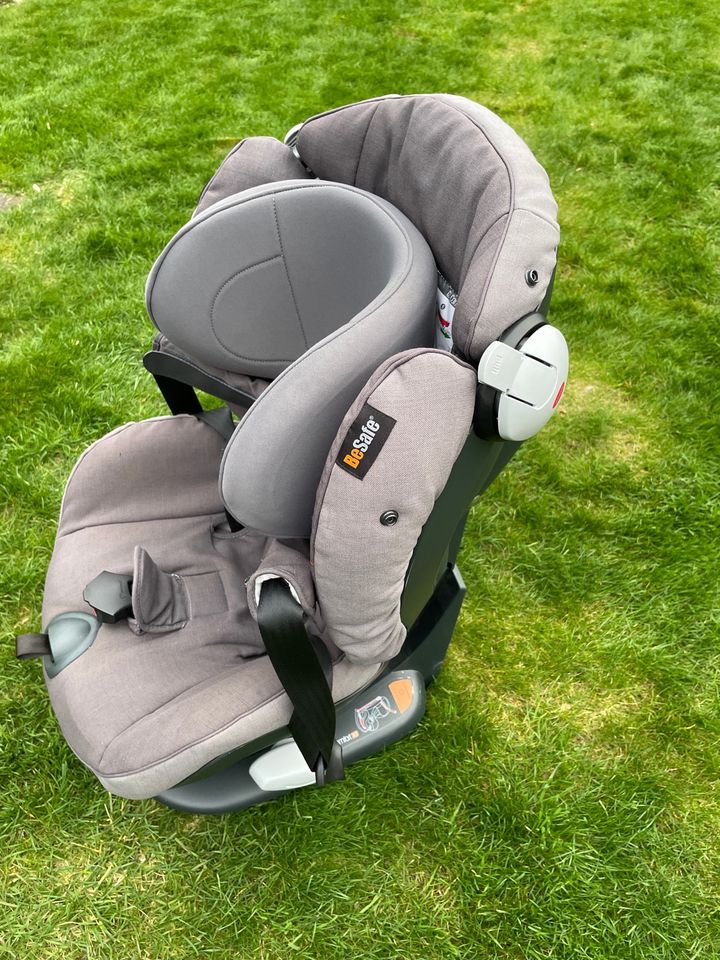 BeSafe iZi Comfort X3 Auto- / Kindersitz grau in Bornheim
