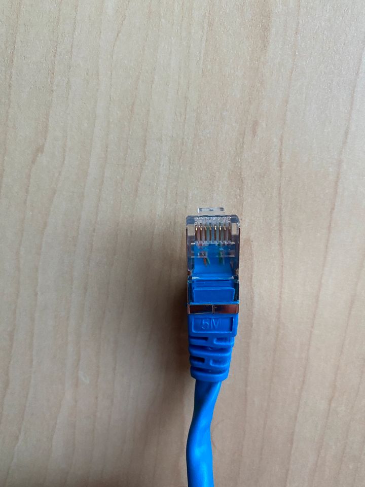 Blaues Ethernetkabel Netzwerkkabel LAN 5m in Hofheim am Taunus
