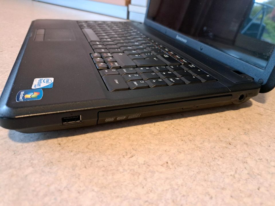Lenovo G550, T4500 4GB Ram 40GB SSD Laptop in Wilhelmsdorf