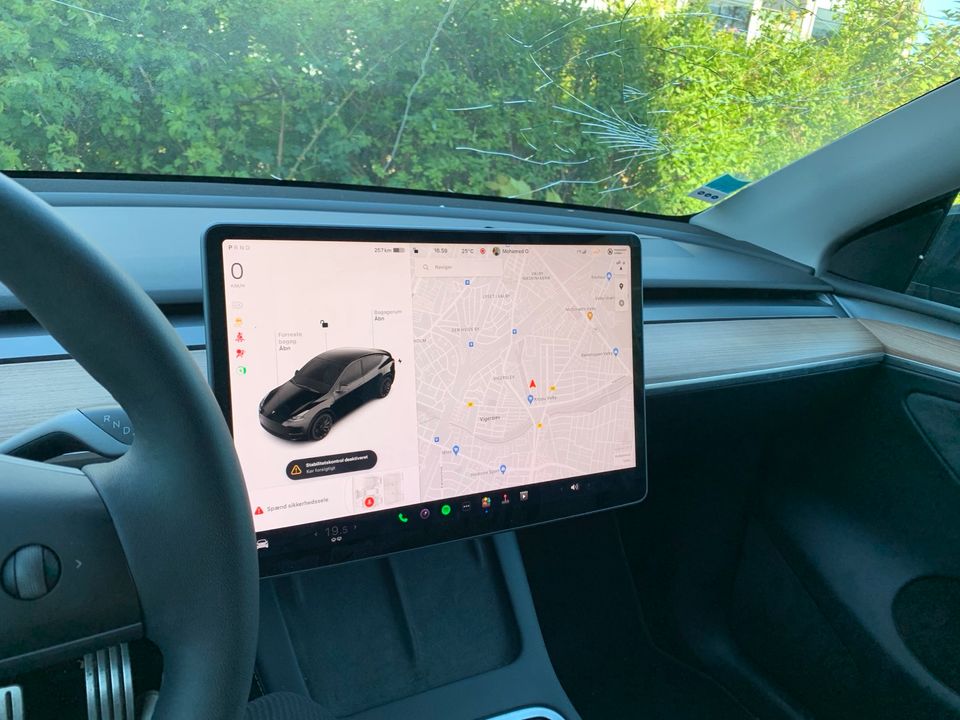 Tesla model y performance unfull in Aschaffenburg