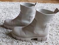 Schuhe Stiefel  Stiefeletten  Gr. 41, neuwertig, sehr leicht Hessen - Hanau Vorschau
