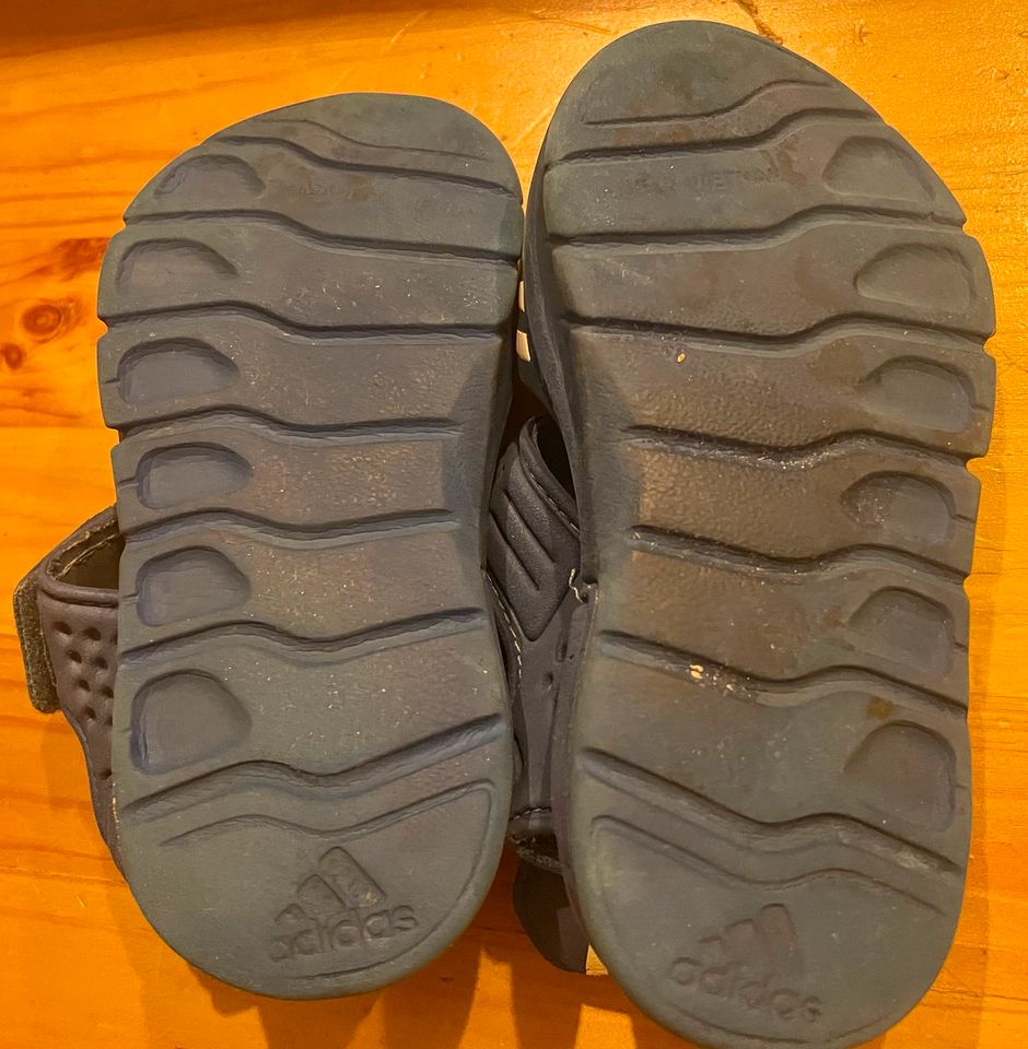 Adidas Sandalen Größe 24 in Fredersdorf-Vogelsdorf