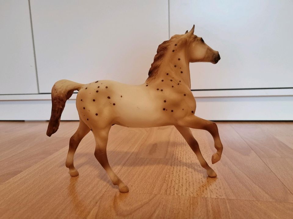 Breyer Classic Modellpferd "Appaloosa Spots and Smart" in Bebra