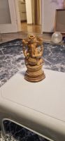 Handgeschnitzte Kadam-Holzskulptur von Ganesha aus Indien, "König Obergiesing-Fasangarten - Obergiesing Vorschau