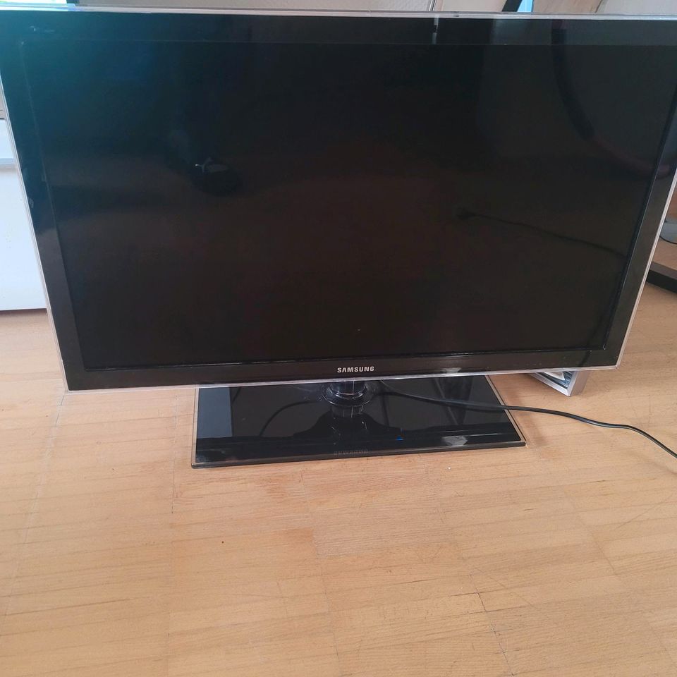 Samsung  LED  TV  UE32D5000 in Düsseldorf